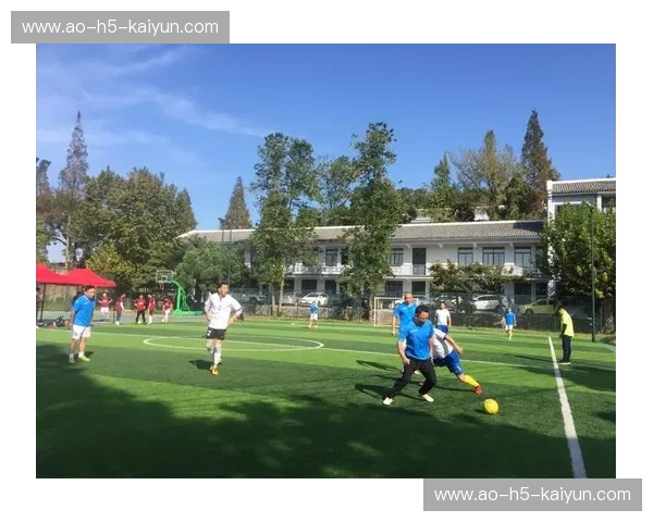 希拉尔vs塔火车头：宿命对决，点燃绿茵激情